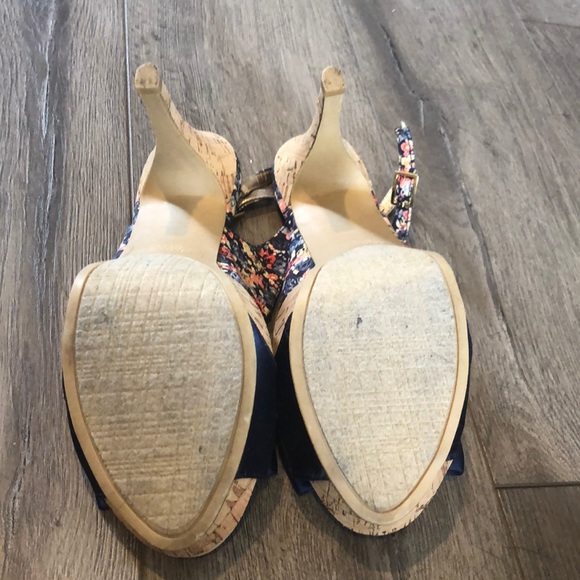 EUC RAMPAGE heels - Picture 2 of 2